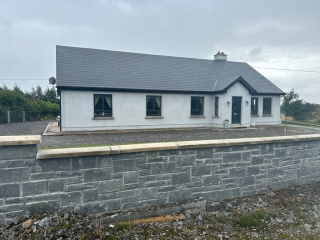 Loughpark, Glenamaddy, Co Galway- F45 PF84 -Spacious 4 Bed Bungalow with A3 Rating in Turn-Key Condition on C. 0.69 acre Site.